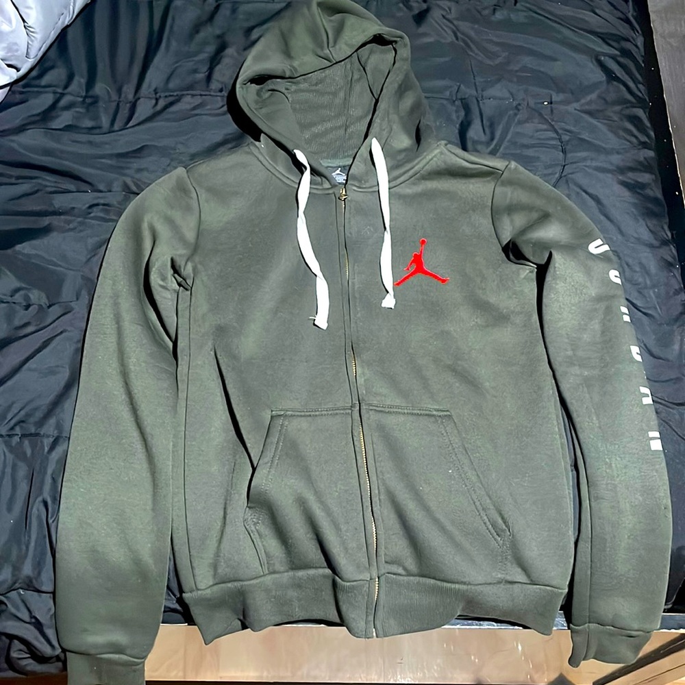 Nike air jordan hoodie size small